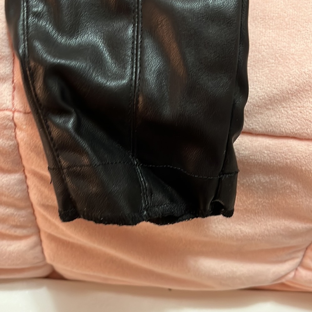 100%polyester - Picture 3 of 6